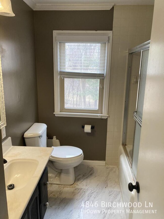 Building Photo - 4846 Birchwood Ln