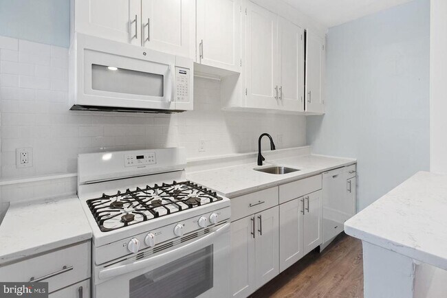Foto del edificio - 623-25 Pine St