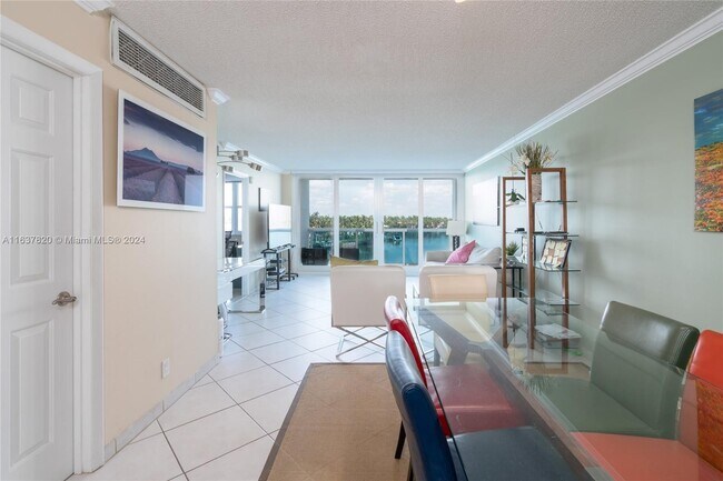 Foto del edificio - 6770 Indian Creek Dr
