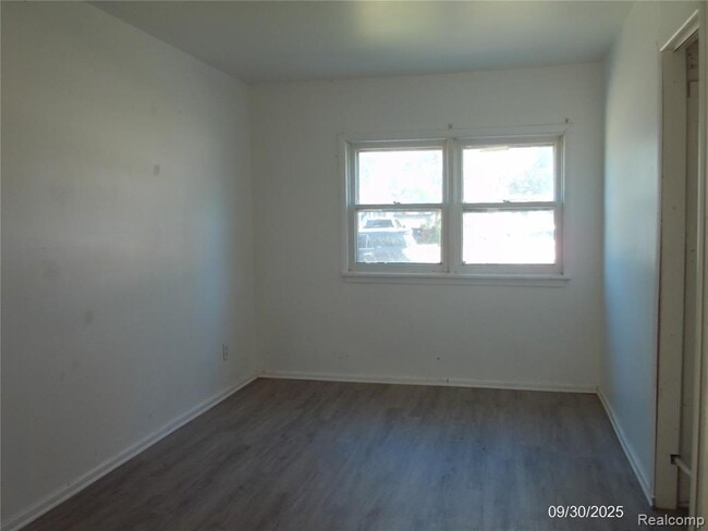 Building Photo - 26751 Belanger St