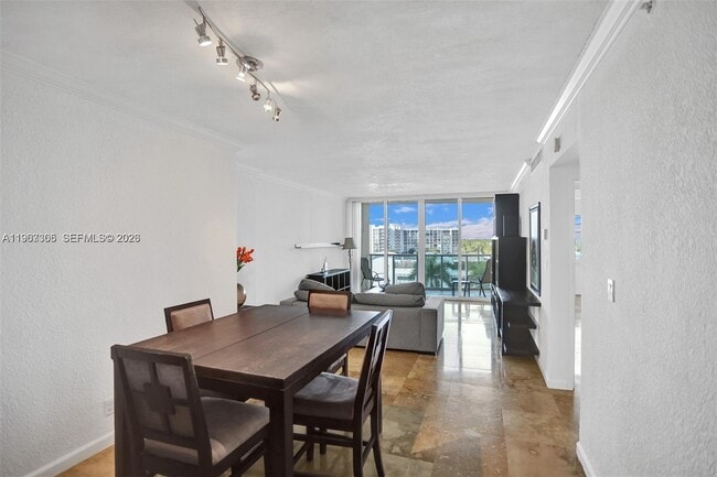 Building Photo - 2501 S Ocean Dr