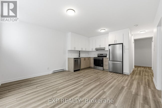 Building Photo - 1373 Louis Ln