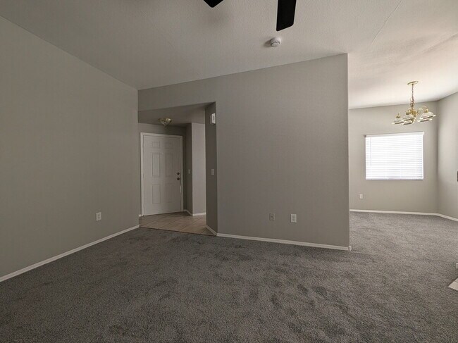 Building Photo - 2112 Calville St