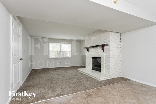 Building Photo - 323 Turfwood Dr