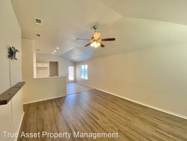 Building Photo - 3 br, 2 bath House - 7346 100th St