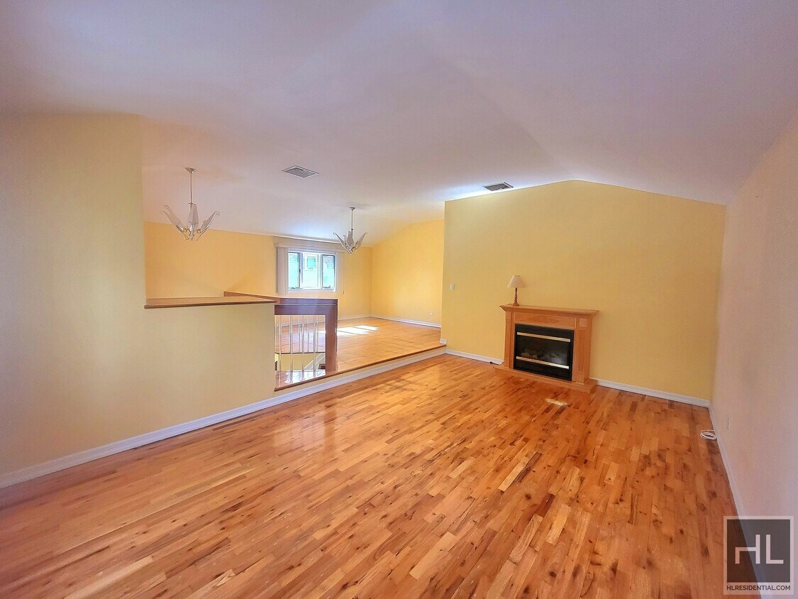 Primary Photo - EAST 74 STREET