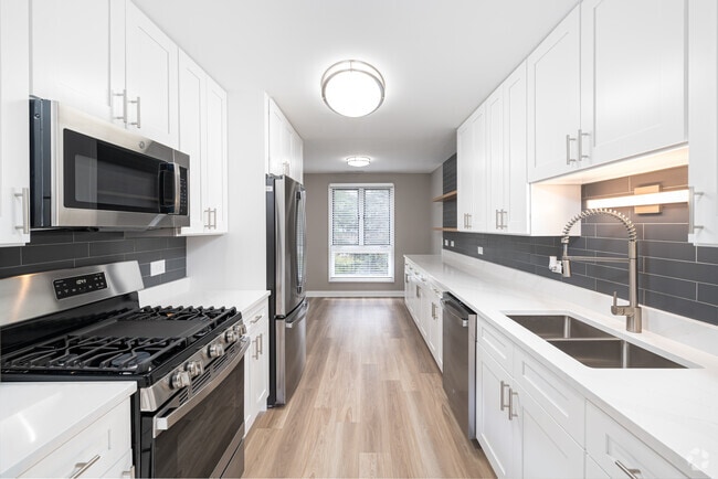 Interior Photo - Valley Lo Towers