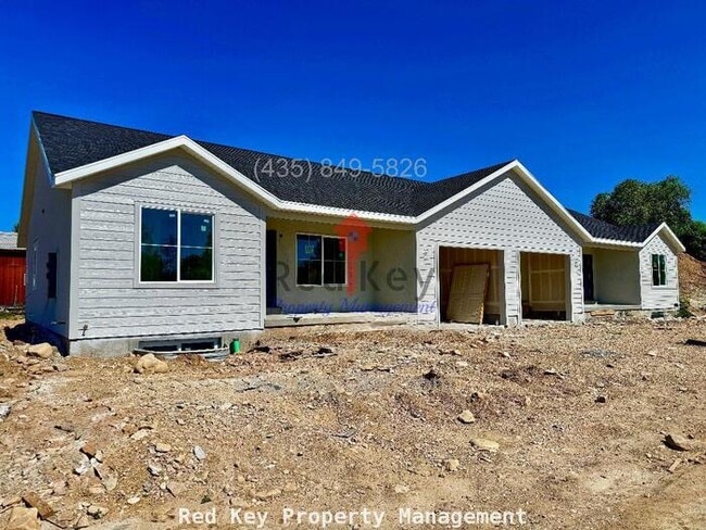 Building Photo - 600 N Duplex NEW