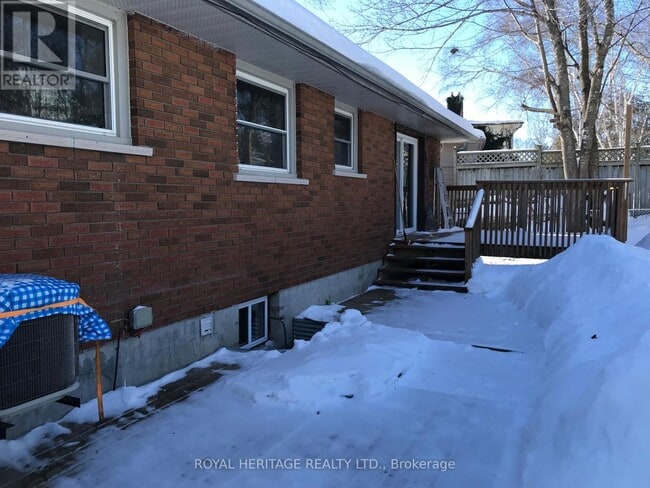 Building Photo - 900 Ellesmere Ave