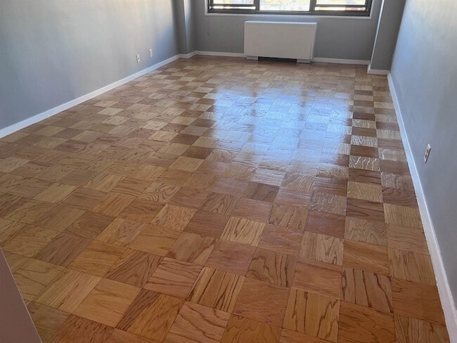 Building Photo - 225 St Pauls Ave