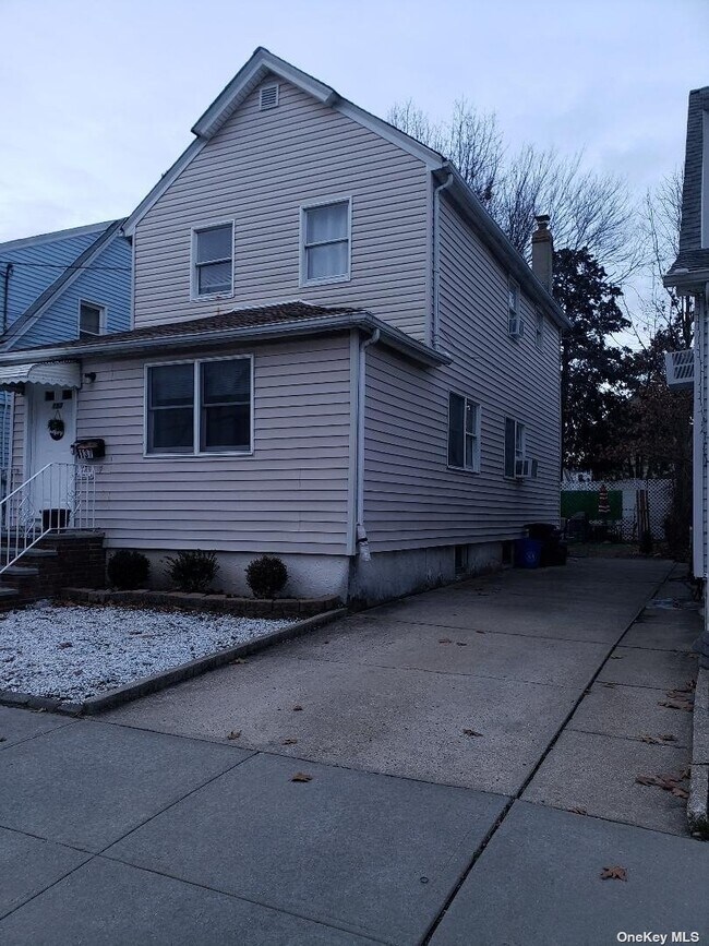 Foto del edificio - 137 Pilgrim Pl