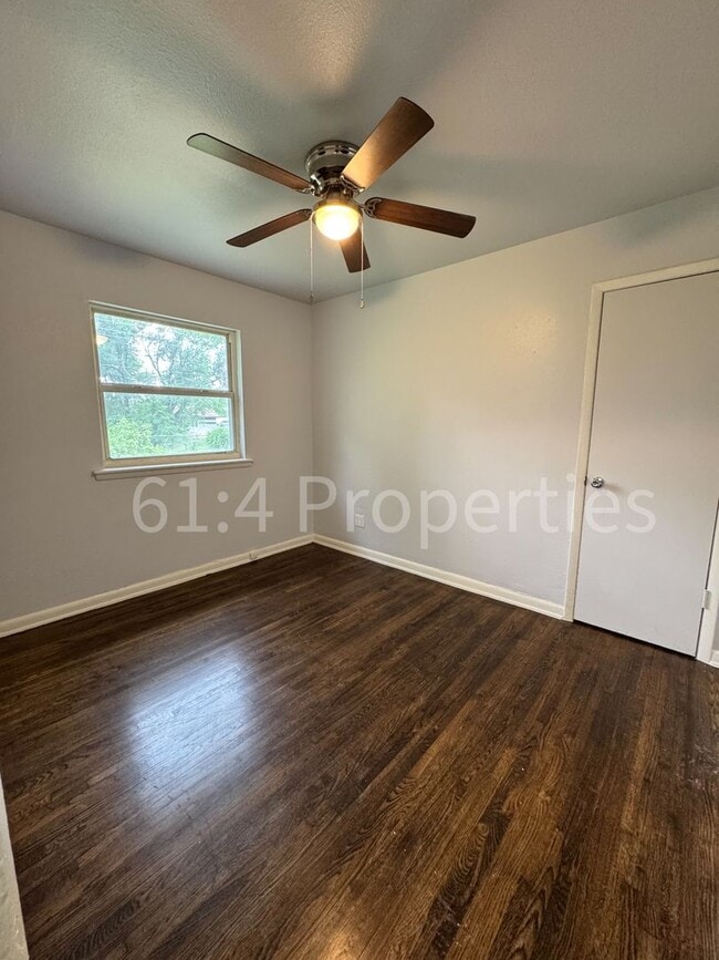Building Photo - 3 Bedroom Home