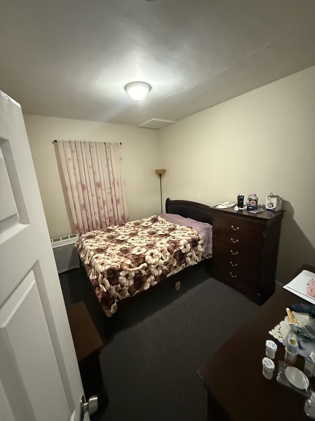 Foto del edificio - 93 Malcolm Ave