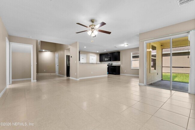 Foto del edificio - 8704 Lake George Cir W