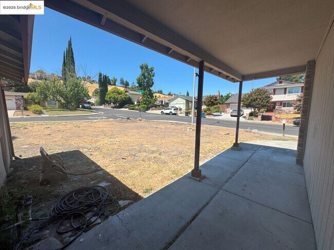 Building Photo - 3323 Blythe Dr