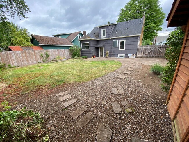 Foto del edificio - Arbor Lodge Bungalow!