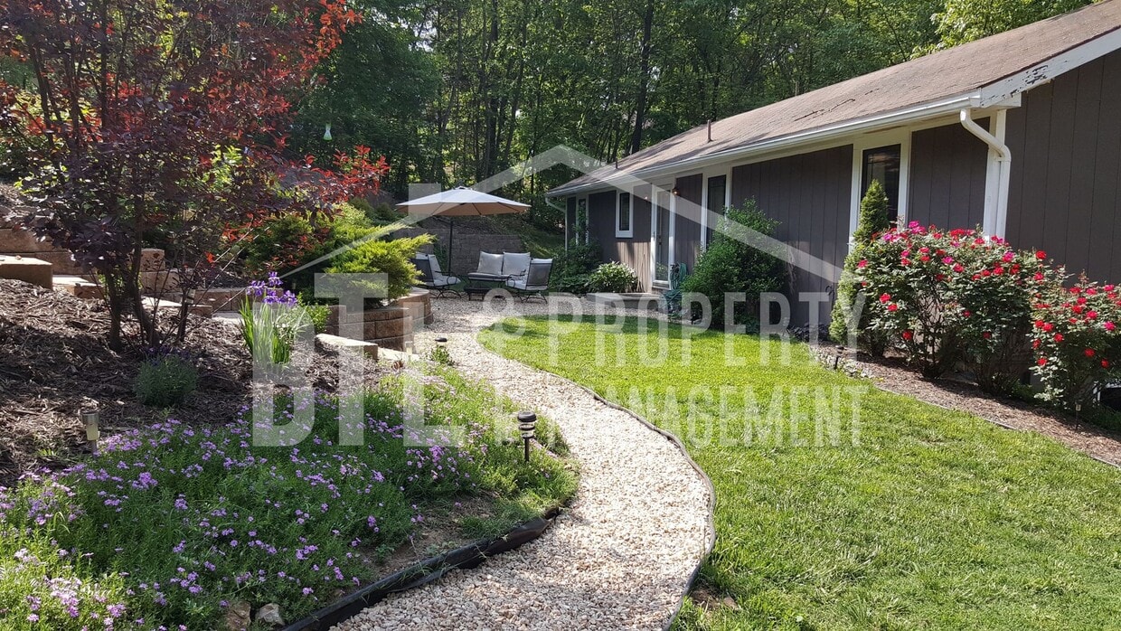 Primary Photo - Furnished Kimberling City Duplex! ALL UTIL...