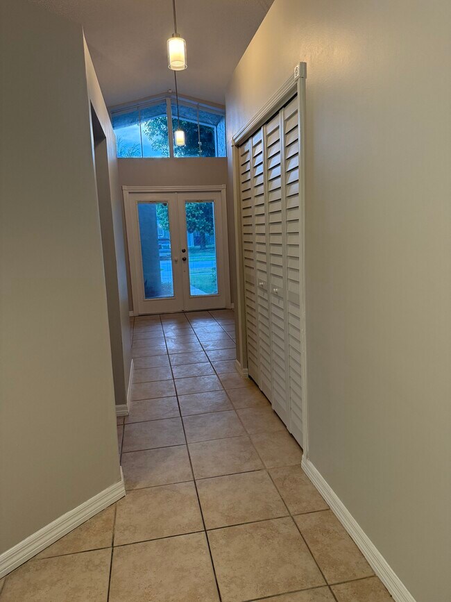 Building Photo - 12781 SW 146th Ln