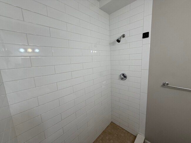 Building Photo - 4 Kingsley Terrace