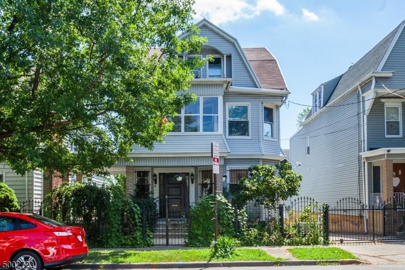 Primary Photo - 711 Clifton Ave