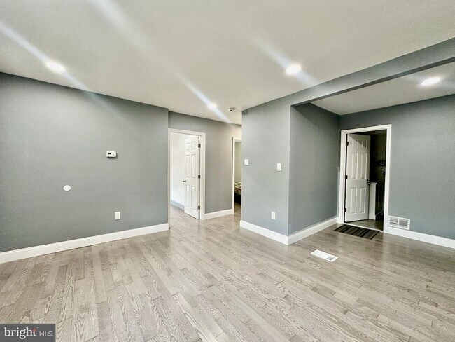 Foto del edificio - 632 Durham Rd