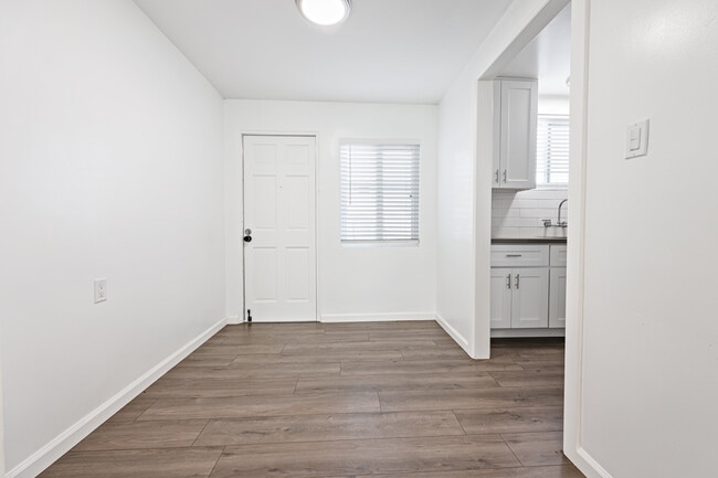 Dining Area - 278 Ash Ave
