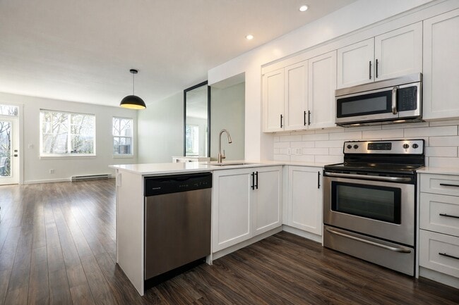 Building Photo - 2850 McCallum Rd