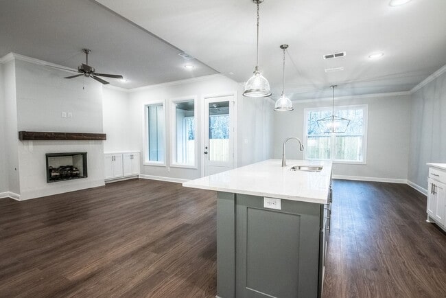 Building Photo - 7219 Rolling Acres Place