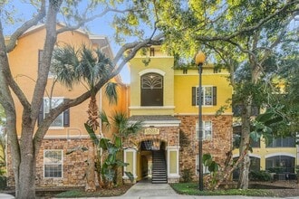 Building Photo - 10025 Courtney Palms Blvd