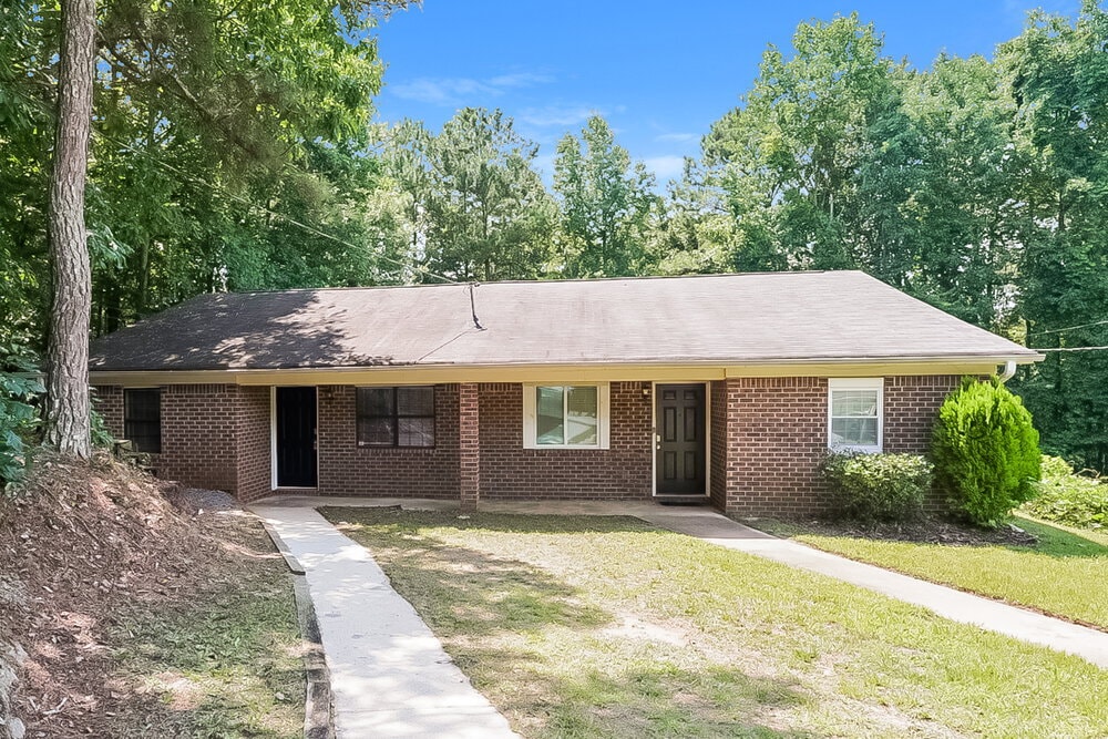 Foto principal - 8375 Warren Dr