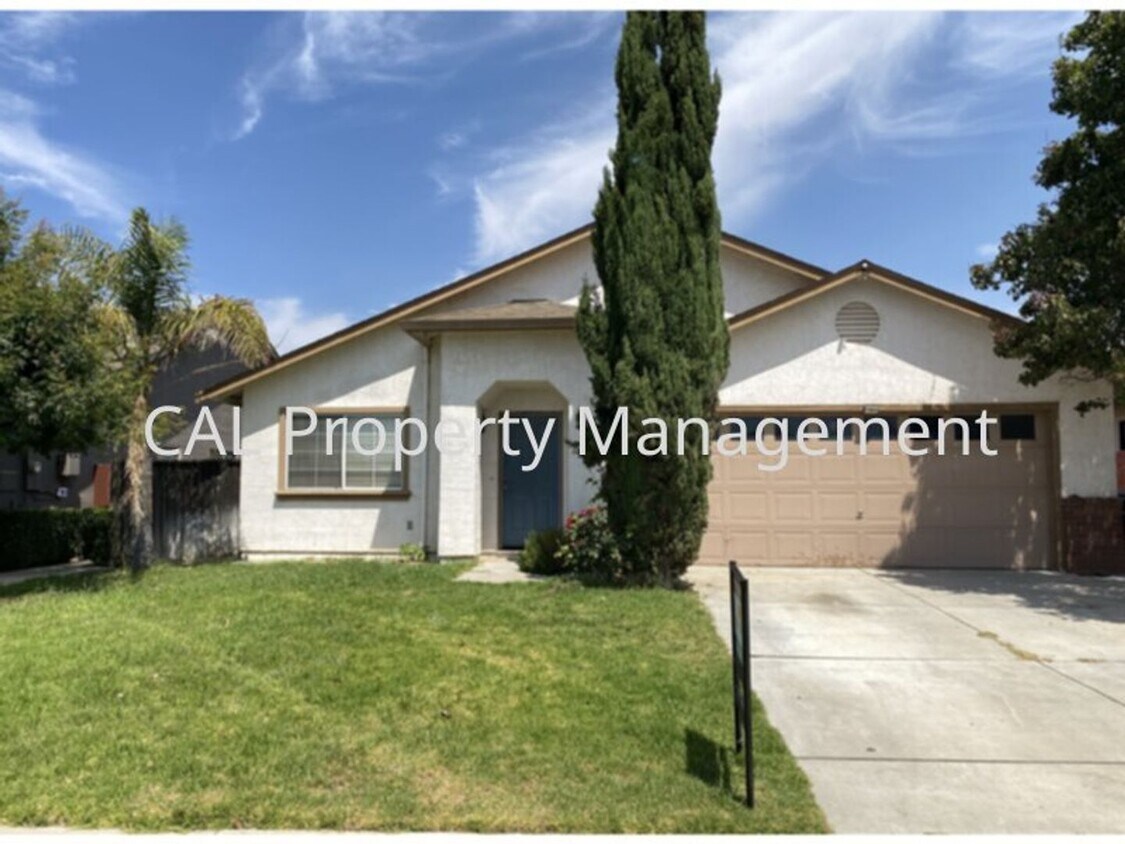 Foto principal - 4-bedroom, 1-bathroom single level Soledad...