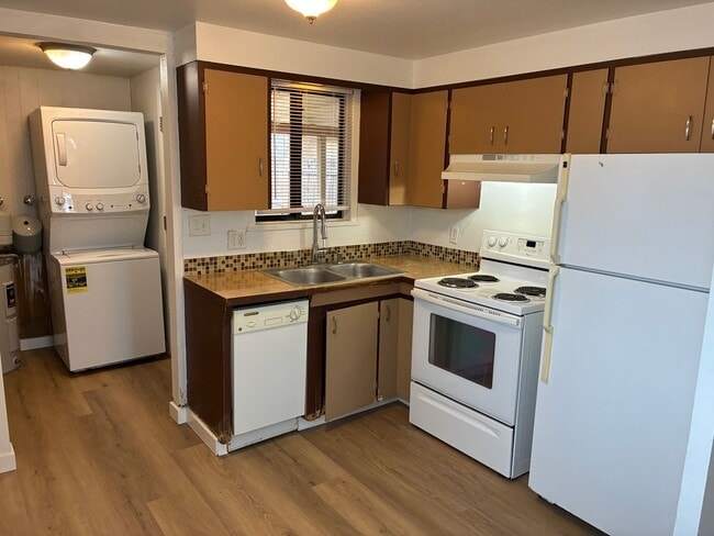 Foto del edificio - 1007-1011 E Lincoln Ave