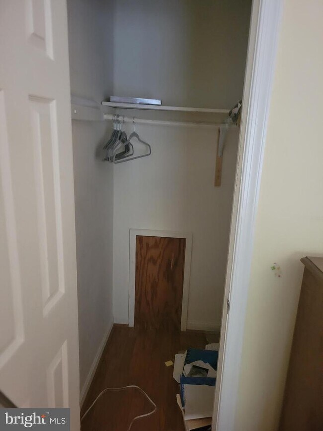 Building Photo - 9801 Vertain Ct