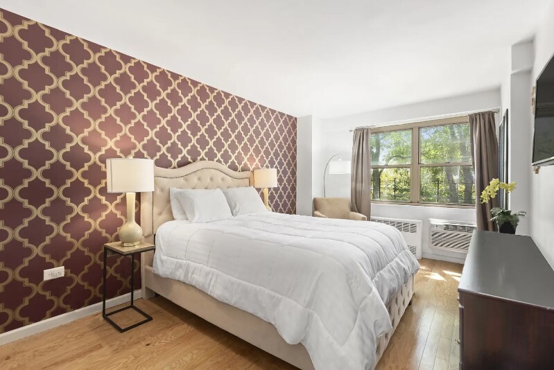 Foto del edificio - 12399 Flatlands Ave