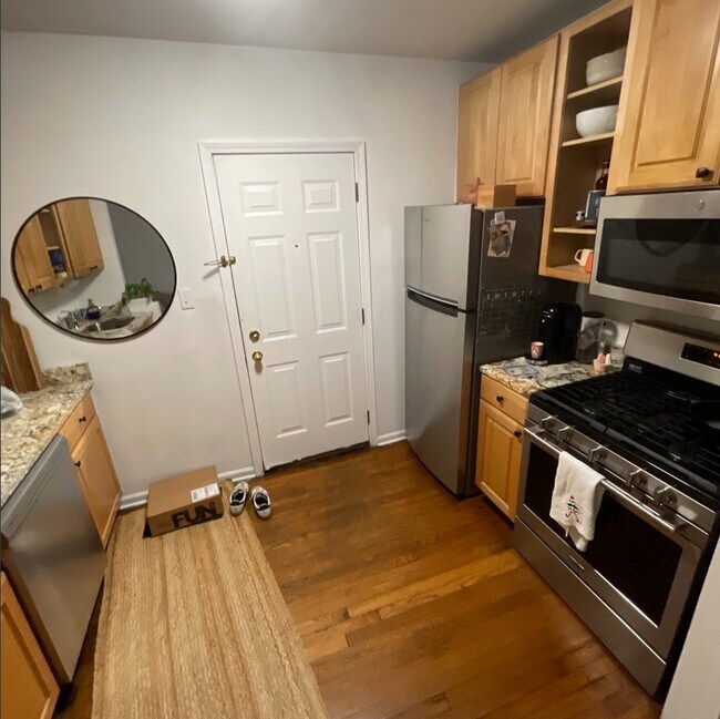 Foto del edificio - 683 W Wrightwood Ave