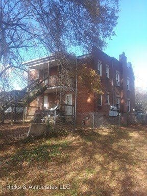 Building Photo - 1719 Blair St