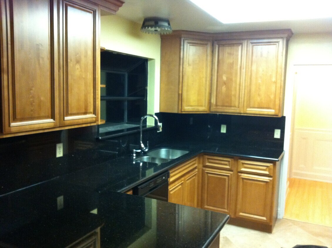 1430 Gordon St, Redwood City, CA 94061 Townhome Rentals in Redwood