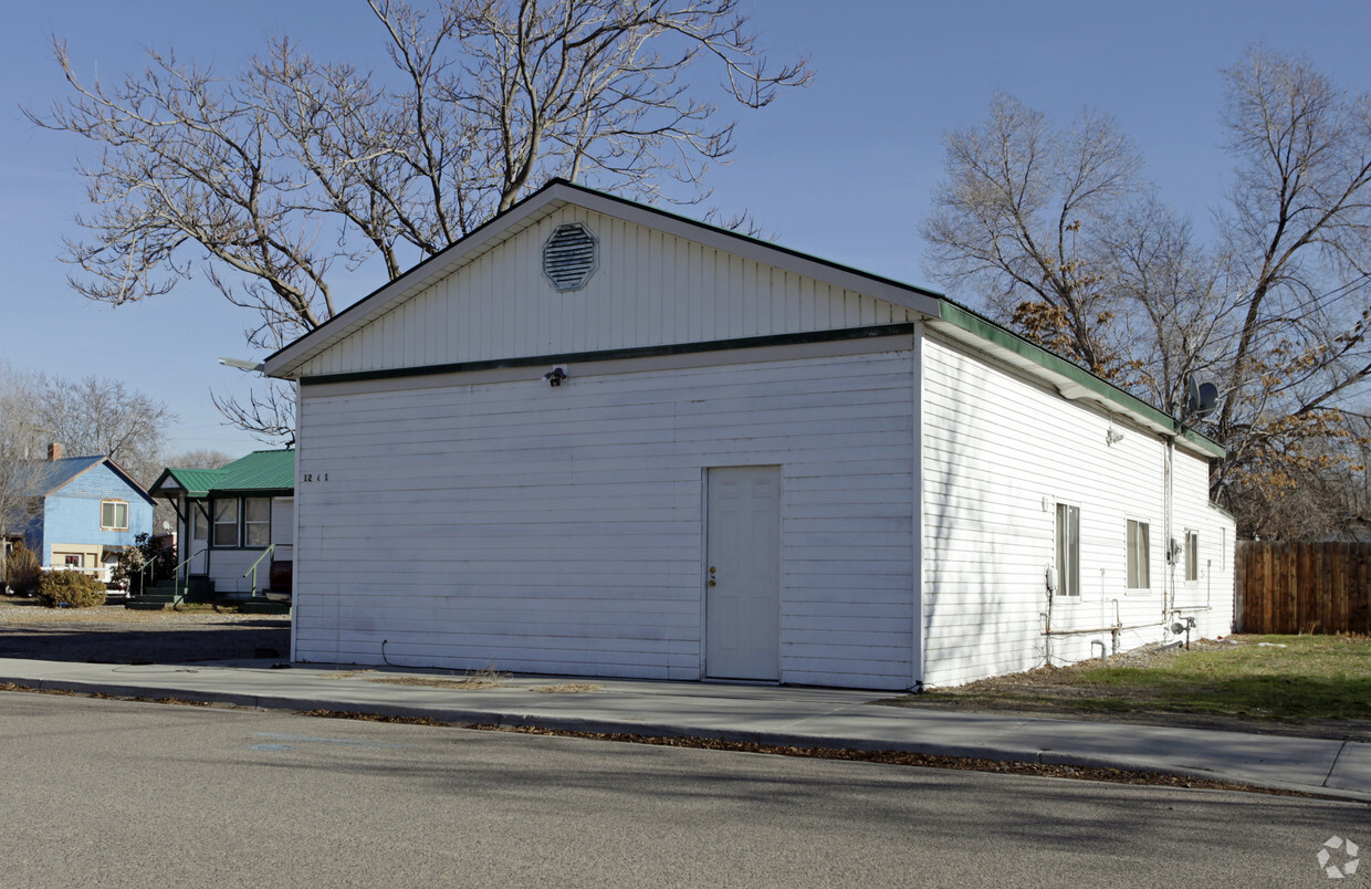 Building Photo - 12 E 1st St