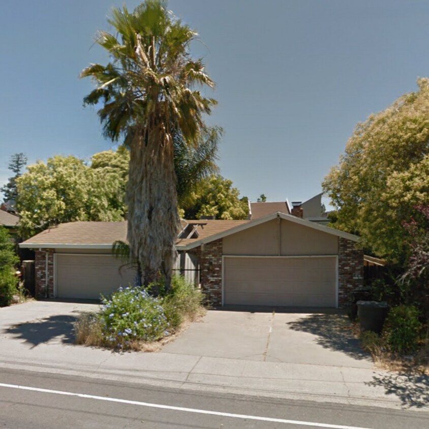 928 Bell St Unit 928, Sacramento, CA 95825 Room for Rent in