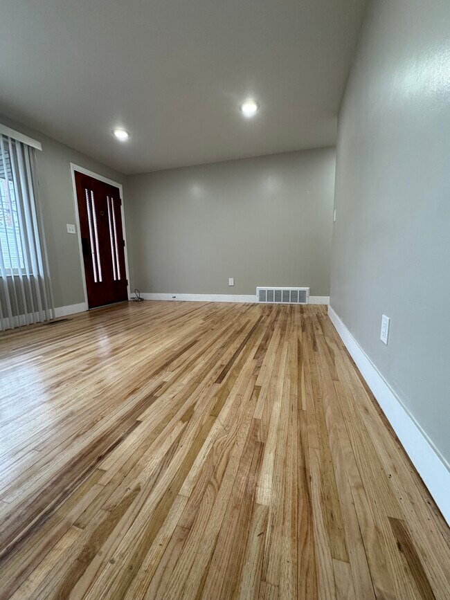 Living Room - 664 E Ramona Ave