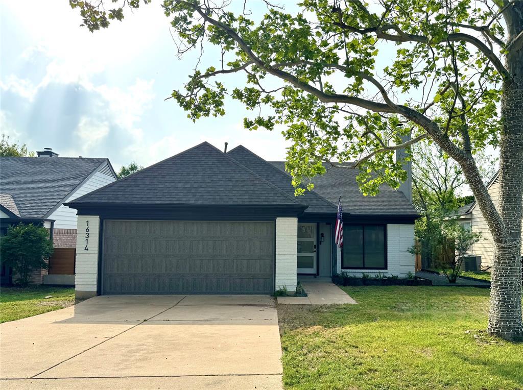 Foto principal - 16314 Kicking Bird Dr