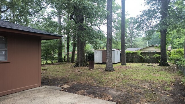 Foto del edificio - 5317 Leawood Dr