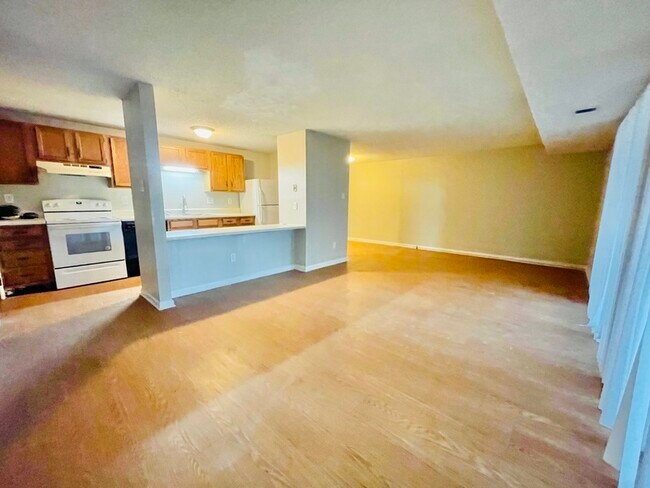 Building Photo - 9511 Shannon Green Dr