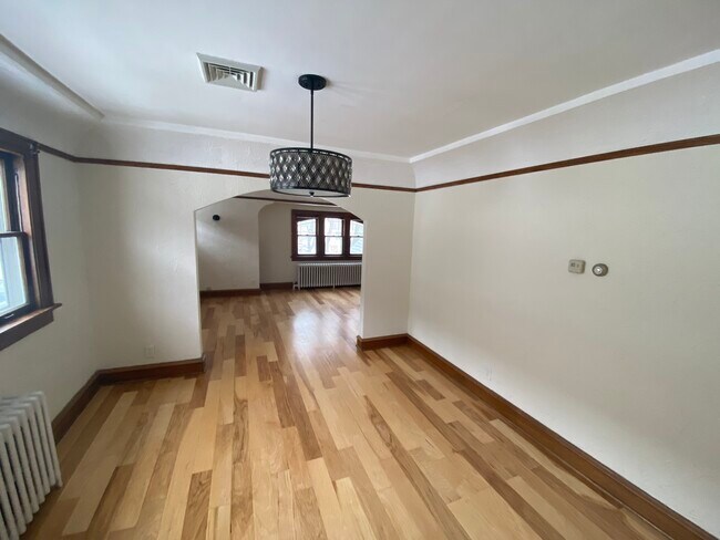 Building Photo - 4524 N Woodburn St