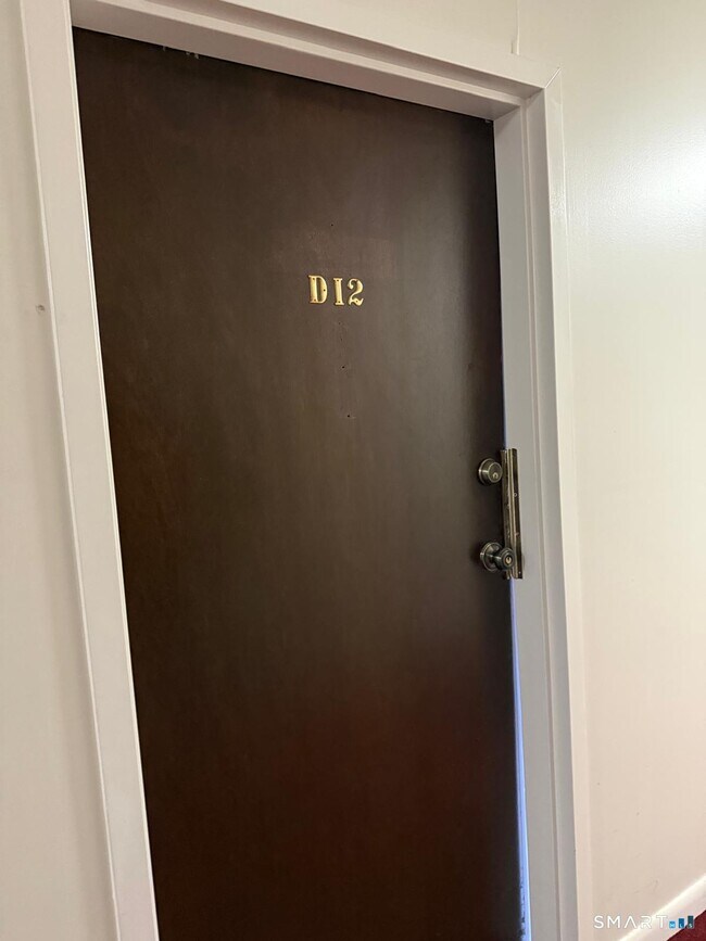 Foto del edificio - 1274 E Main St