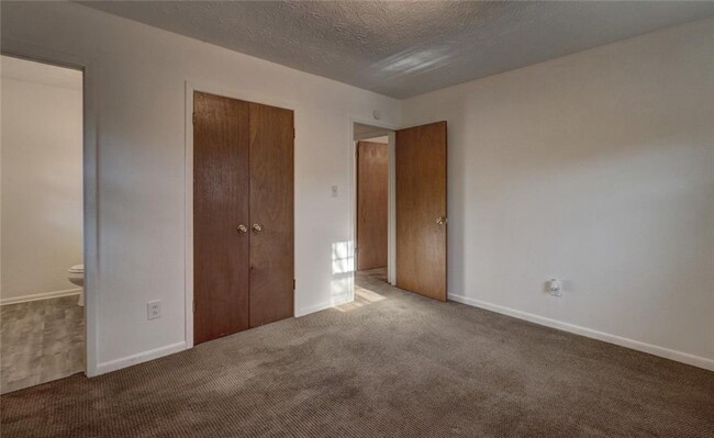 Foto del edificio - 1291 Todiway Ct