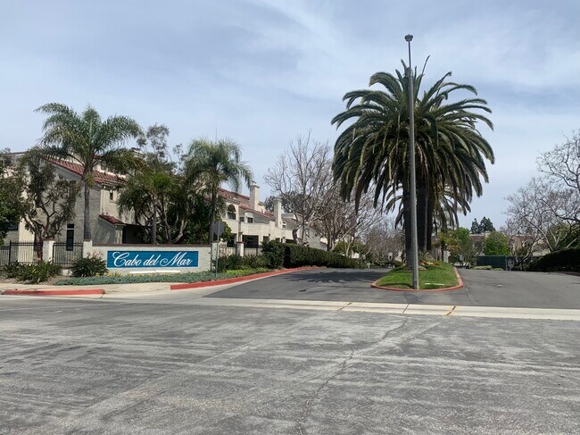 Building Photo - 5146 Dorado Dr