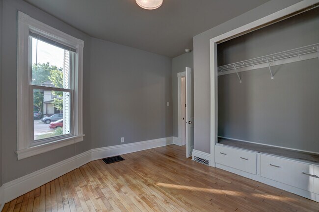 Foto del edificio - 538 W Wilson St