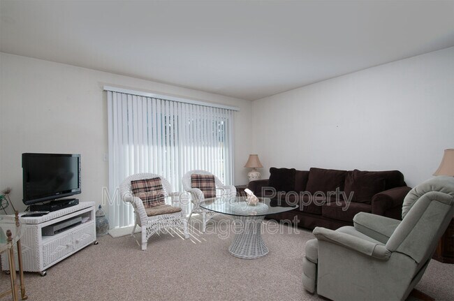 Foto del edificio - 215 2nd St