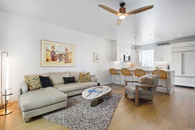 Foto del edificio - Discover this stunning 2-bedroom, 2-bath home in San Diego!